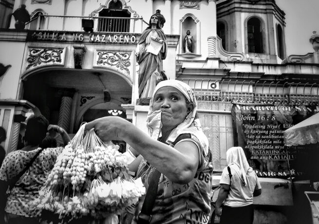 Sampaguita vendor
